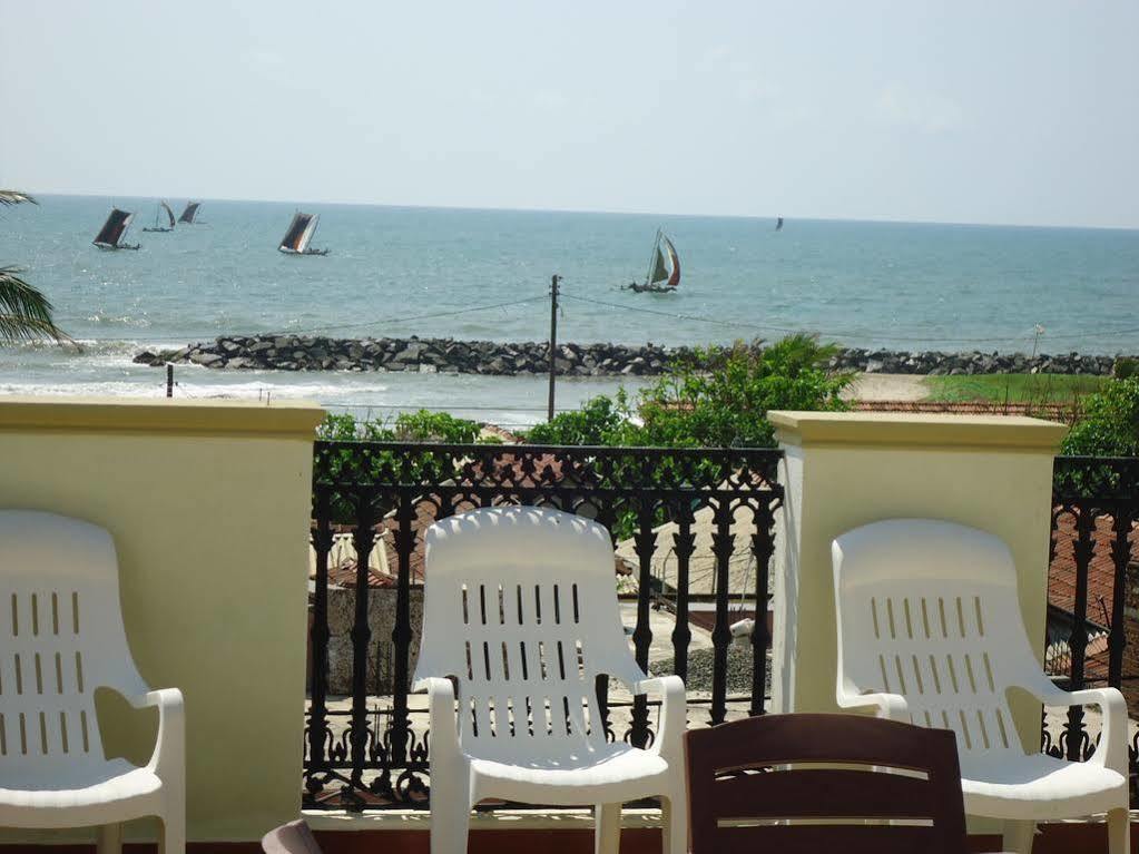 The Ocean Pearl Hotel Negombo Bagian luar foto