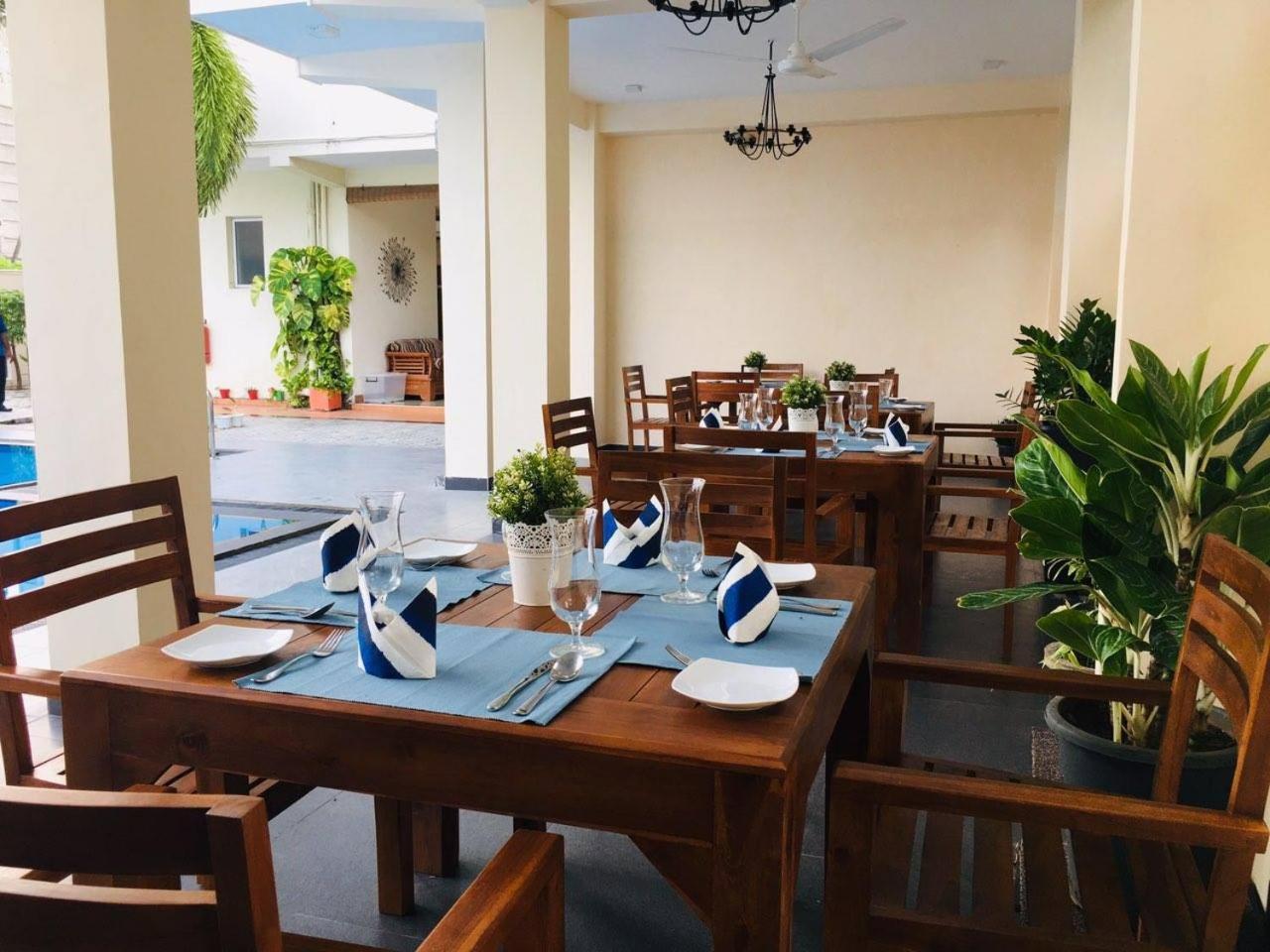 The Ocean Pearl Hotel Negombo Bagian luar foto