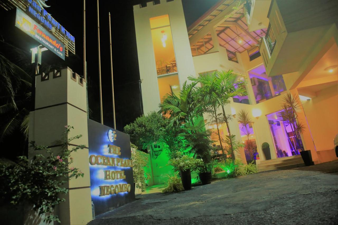 The Ocean Pearl Hotel Negombo Bagian luar foto